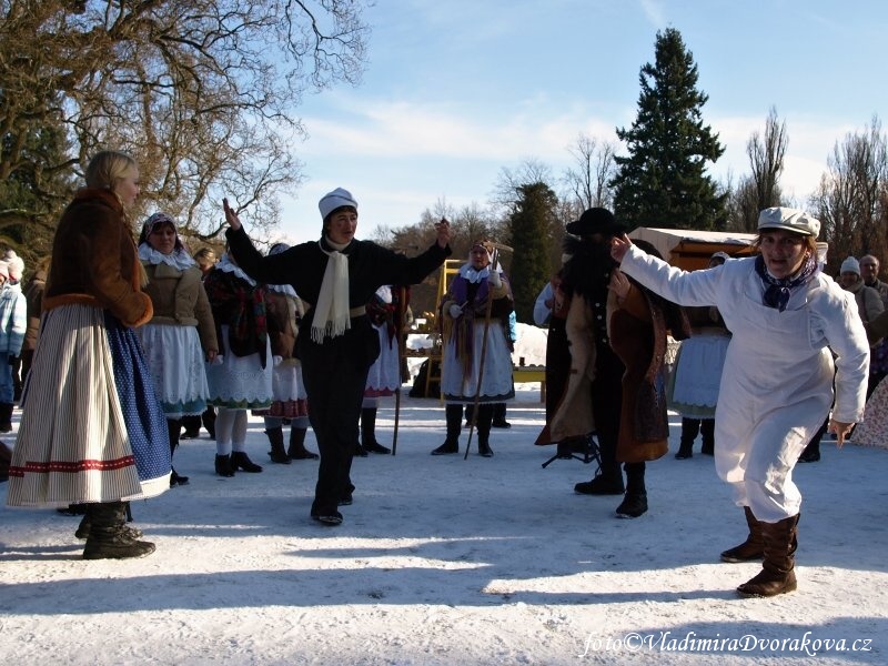 Masopust 2013 na Sychrově - folklorní soubor Horačky (4)
