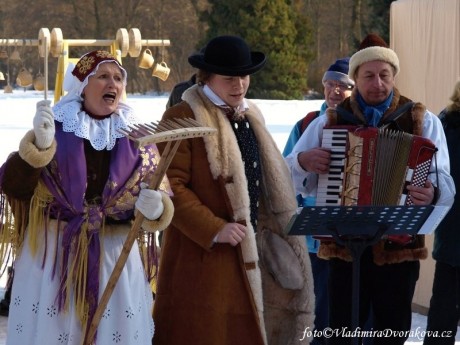 Masopust 2013 na Sychrově - folklorní soubor Horačky (7)