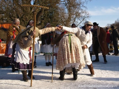 Masopust 2013 na Sychrově - folklorní soubor Horačky (15)