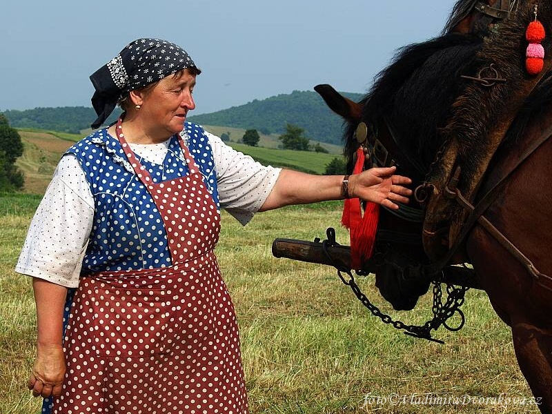 Rumunsko_Banat_Svata Helena_Lide a zvirata (1)