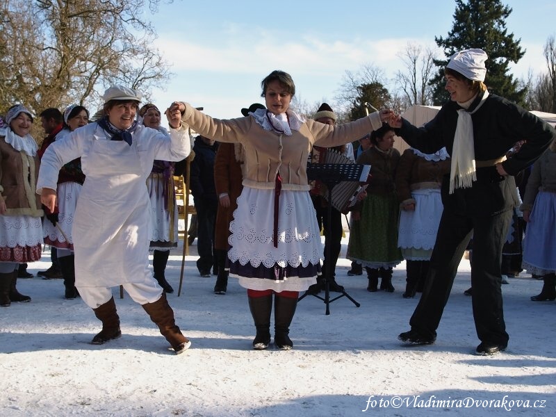 Masopust 2013 na Sychrově - folklorní soubor Horačky (12)