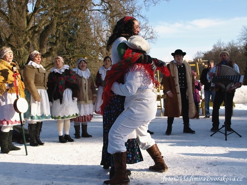 Masopust 2013 na Sychrově - folklorní soubor Horačky (18)