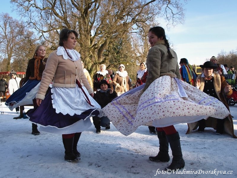 Masopust 2013 na Sychrově - folklorní soubor Horačky (23)