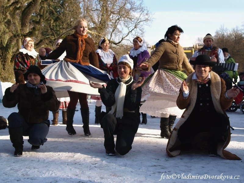 Masopust 2013 na Sychrově - folklorní soubor Horačky (24)