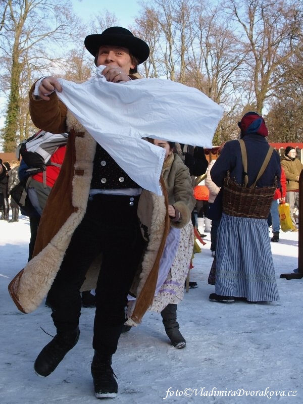 Masopust 2013 na Sychrově - folklorní soubor Horačky (25)