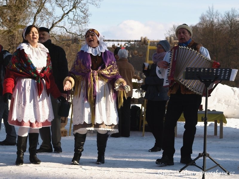 Masopust 2013 na Sychrově - folklorní soubor Horačky (26)