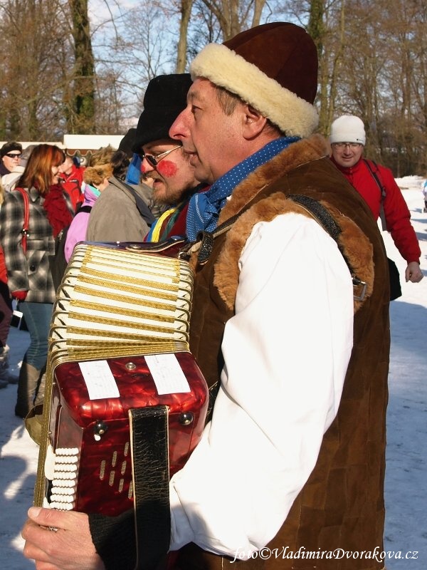 Masopust 2013 na Sychrově - folklorní soubor Horačky (28)