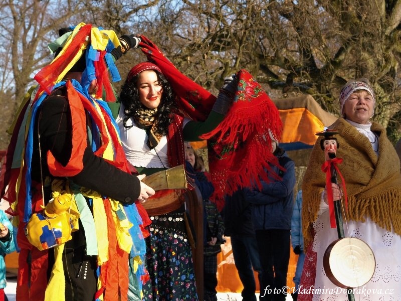 Masopust 2013 na Sychrově - folklorní soubor Horačky (10)