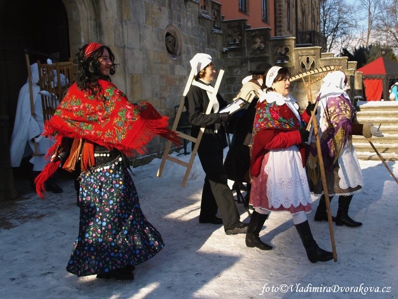 Masopust 2013 na Sychrově - Folklorní soubor Horačky (50)